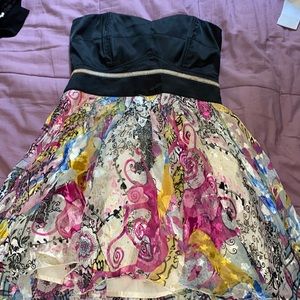 Strapless dress size M/L super cute bright colors!